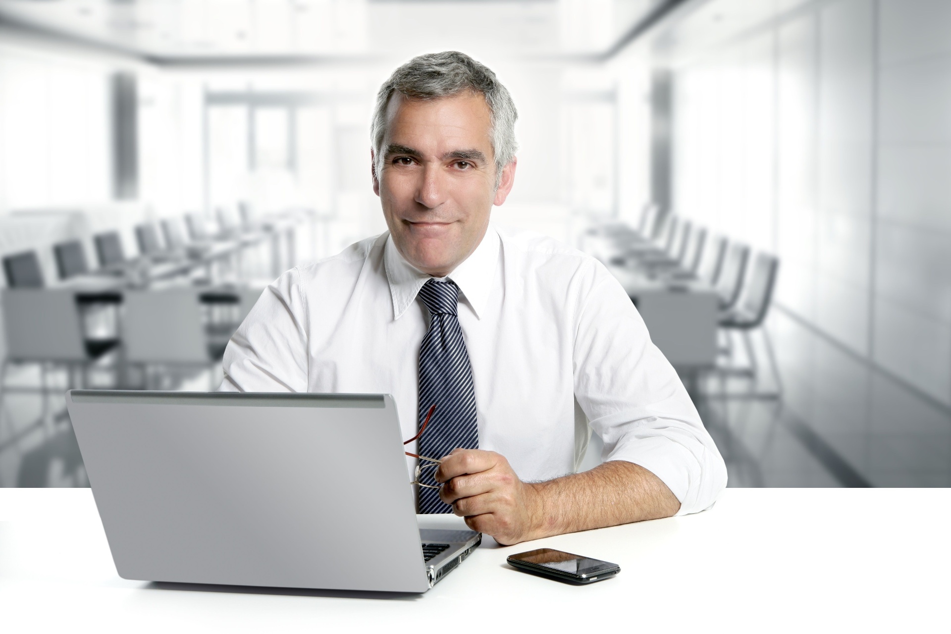 Helping Realtors Navigate Canadian Real Estate Law with Confidence and Expertise